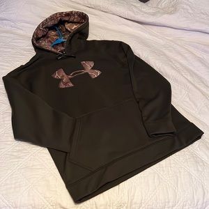 Under Armour sweatshirt